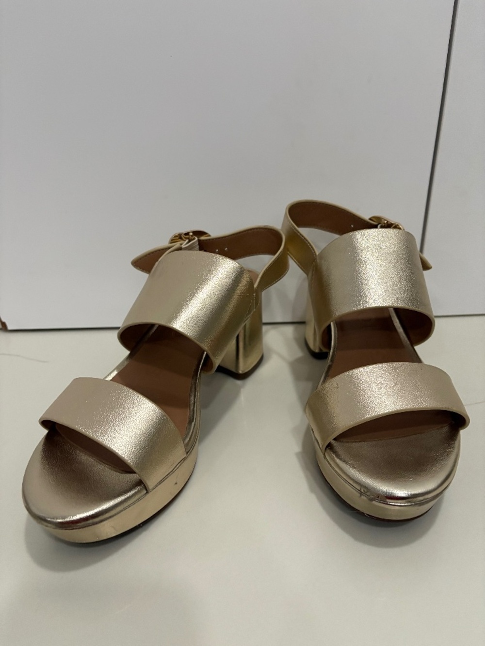 Aerosoles Women's Platform Sandal in Soft Gold Size 7.5